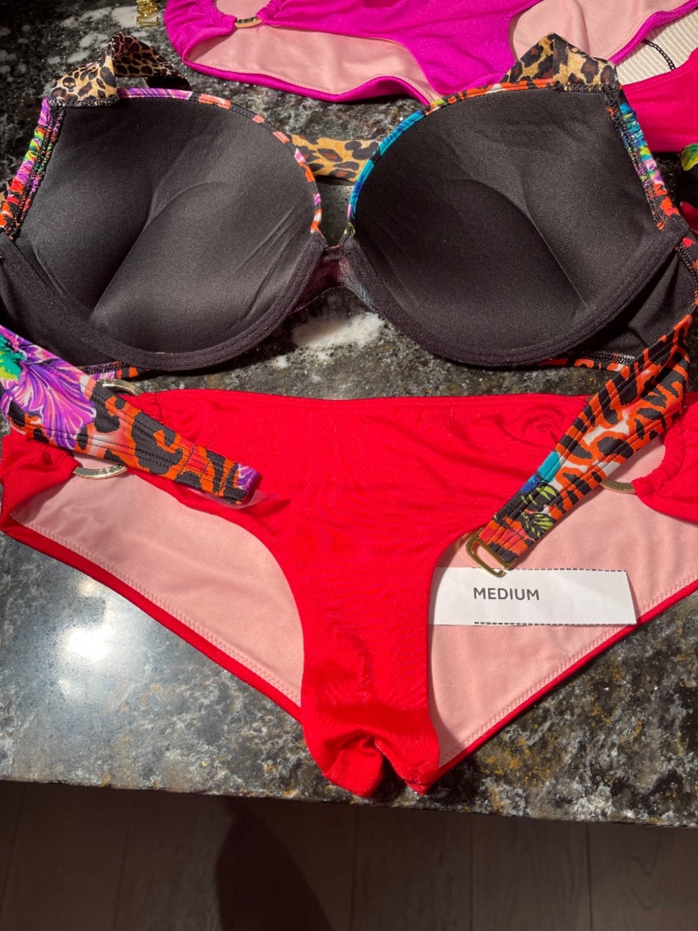 Like new Victoria Secret bikini bombshells 36C/M floral leopard set - Picture 4 of 5